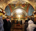 Астраханский губернатор встретил Крещение в Успенском соборе и окунулся  в прорубь на Волге. Фото