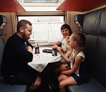 Пассажиры с детьми могут путешествовать со скидкой 15% по железной дороге