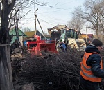 В микрорайоне Казачий в Астрахани идет масштабная уборка