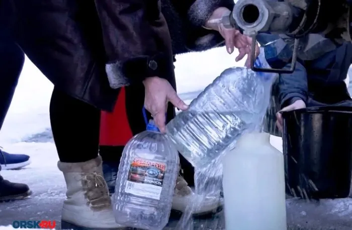 Завтра в Трусовском районе Астрахани из-за аварии вновь отключат ХВС и организуют подвоз питьевой воды