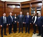 Астраханский губернатор провел встречу с руководителями фракций облдумы