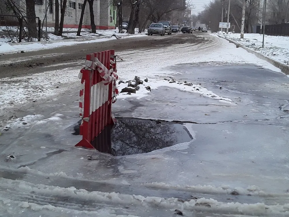 Семь дорог: что мешает завершить ремонт брошенных два года назад улиц в Астрахани