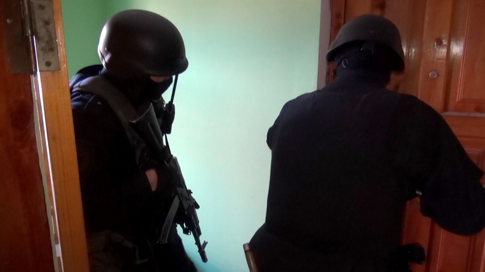 В Астраханской области задержаны участники крупного преступного сообщества. Видео задержания
