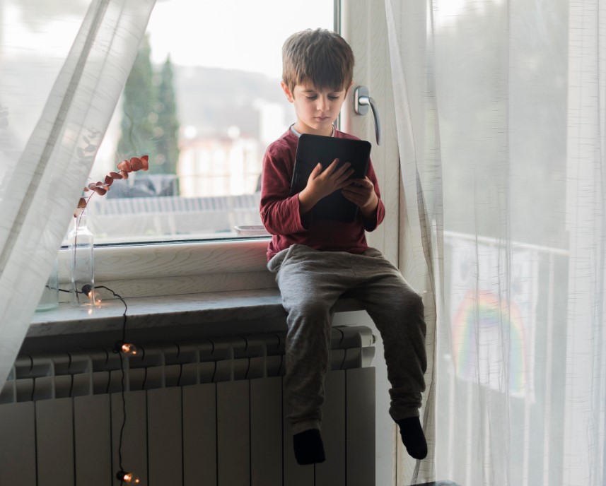 Астраханцам объяснили, почему за окном +20, а батареи горячие