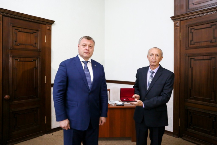 Президентскую награду получил энергетик из Астрахани