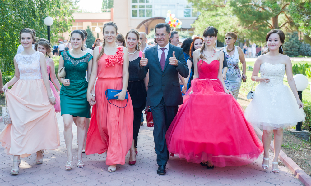 В Астраханской области планируется на законодательном уровне внедрить единый стандарт профориентации школьников 