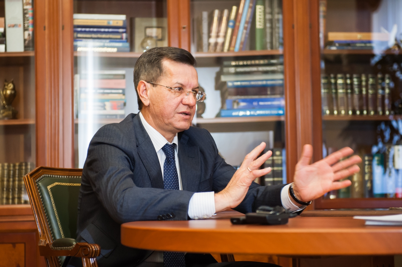 Рейтинг Александра Жилкина вырос «в сфере ЖКХ», но просел «вообще»