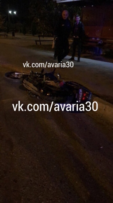 В Астрахани на Боевой мотоциклист попал под колеса BMW