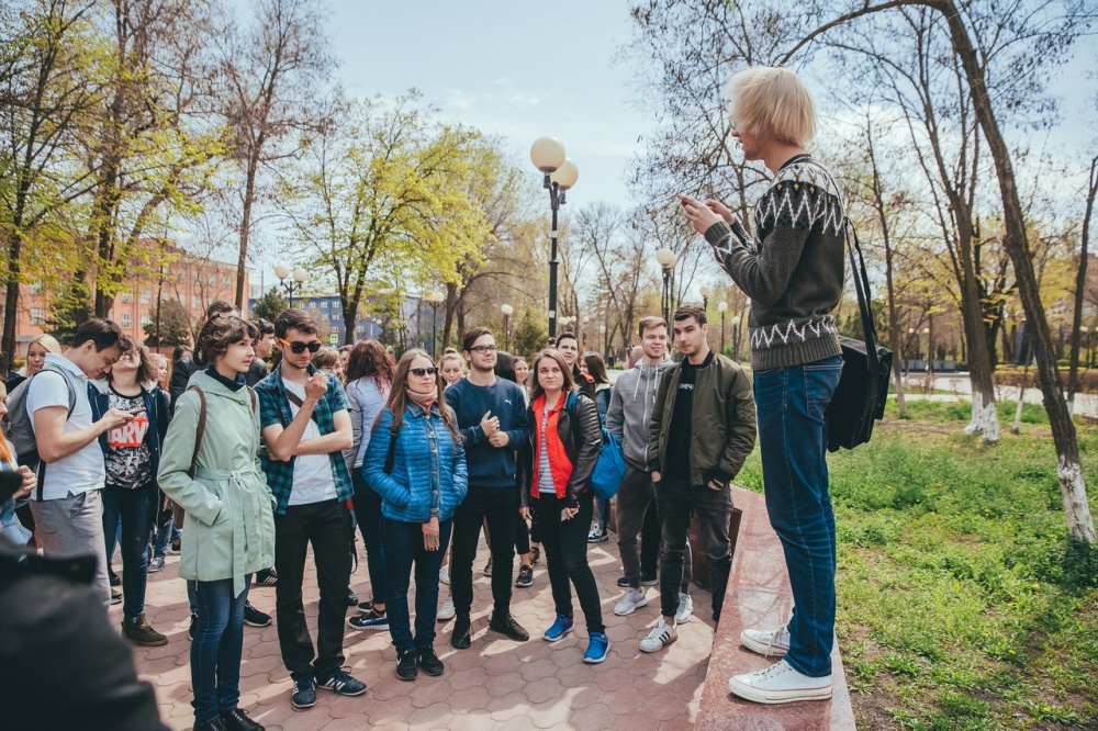 Астраханцев приглашают пройти пешеходный квест по Игре престолов