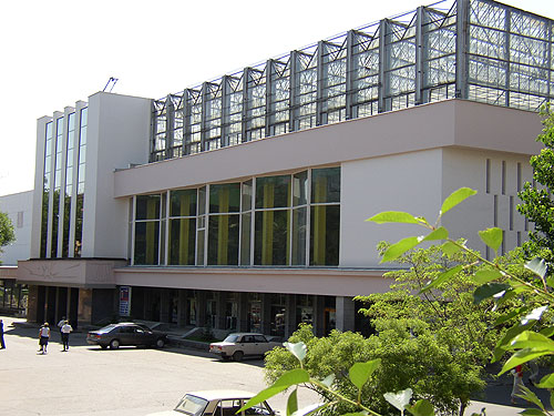 А ЧТО ВООБЩЕ С «ОКТЯБРЕМ»?