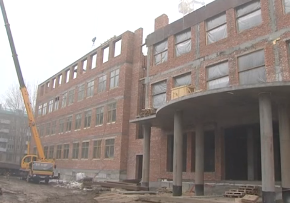 Стройка он-лайн: астраханцы могут в режиме реального времени наблюдать за строительством школы 