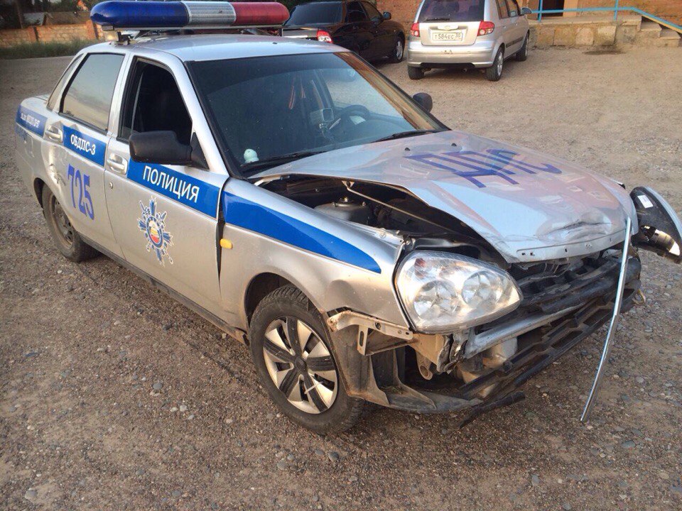 Под Астраханью пьяный водитель «Камаза» протаранил автомобиль ДПС