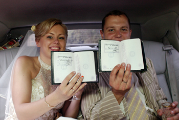 В Астрахани Служба ЗАГС начинает войну за штамп в паспорте