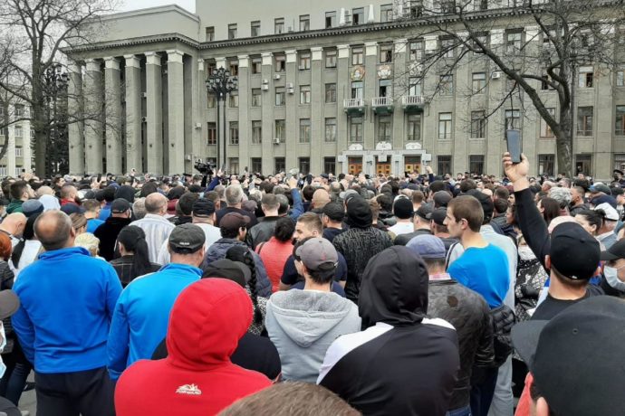 Во Владикавказе митингуют «неверующие в коронавирус»