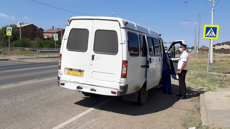 В Астрахани пассажиров катал пьяный водитель маршрутки