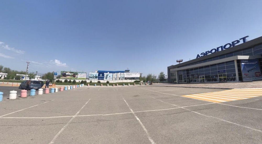 Астраханский аэропорт вновь проиграл битву за парковку