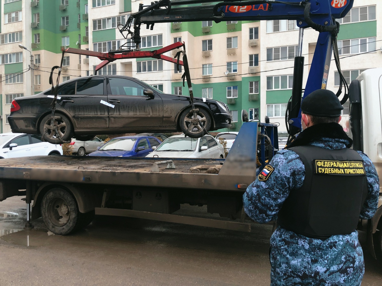 Астраханец может лишиться иномарки из-за миллионных долгов ﻿