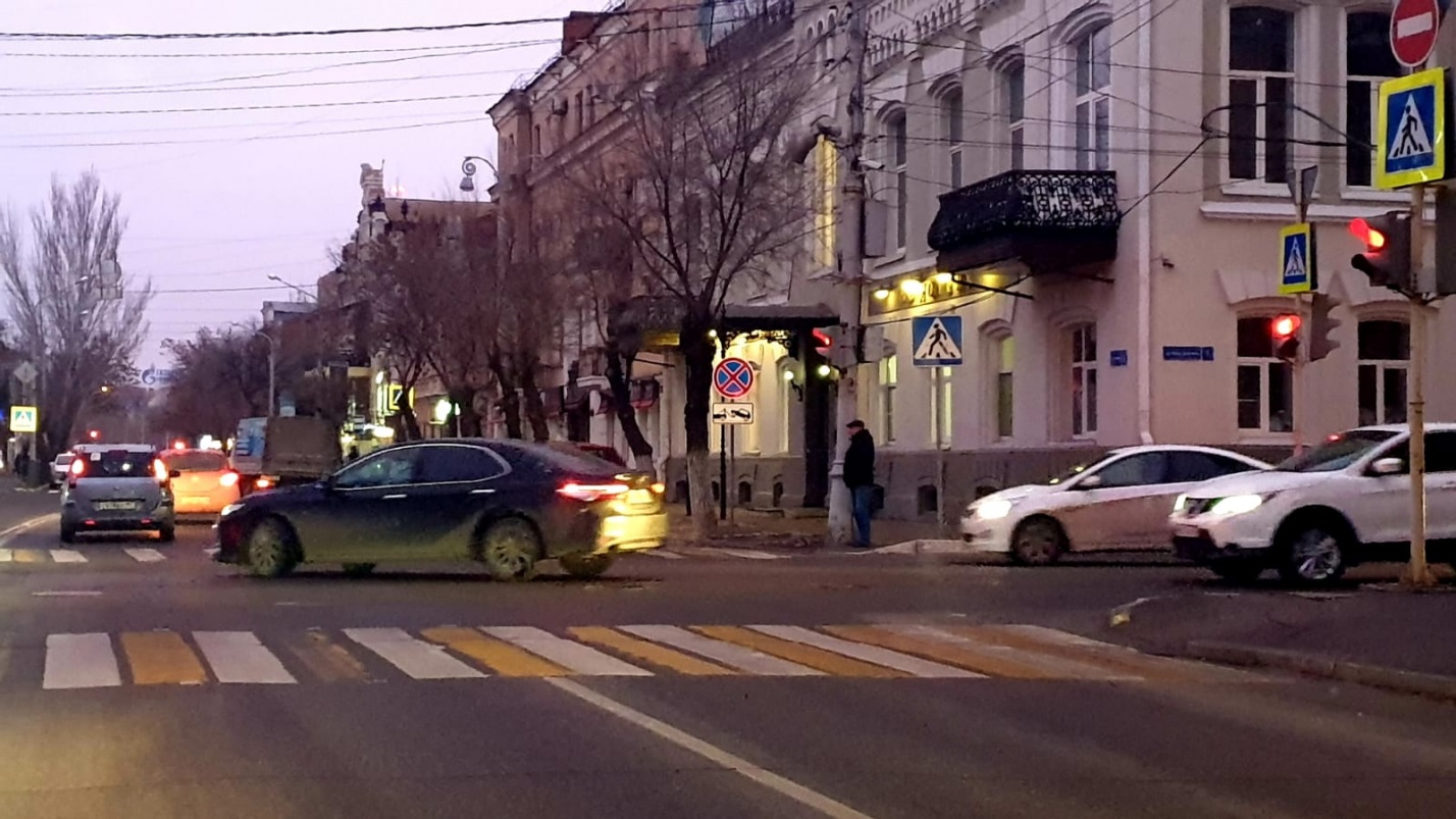 Еще на одном участке улицы Ленина запретили парковку