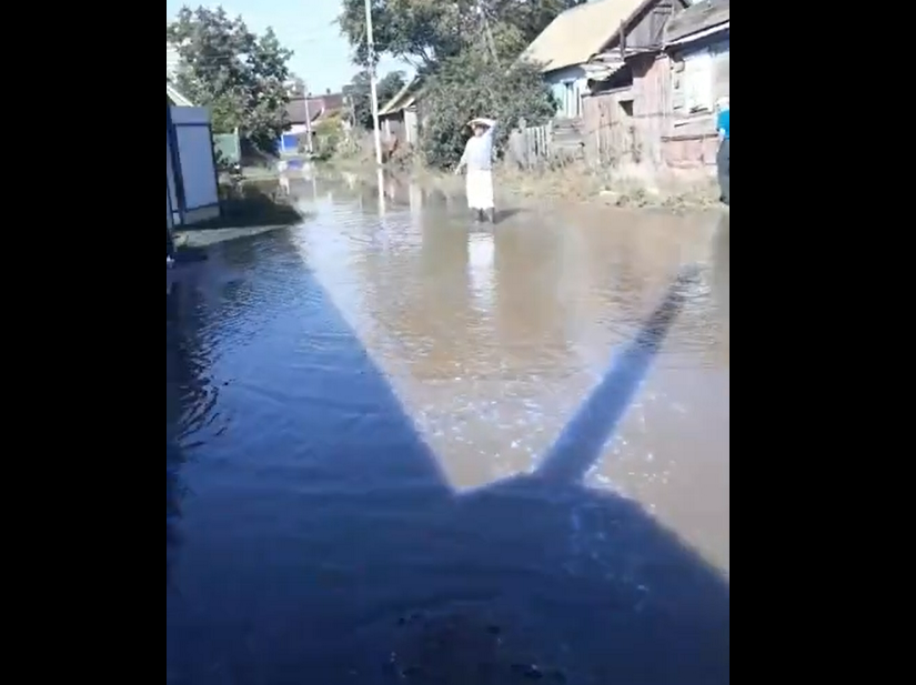 Астраханцы рискуют утонуть в собственном дворе: видео