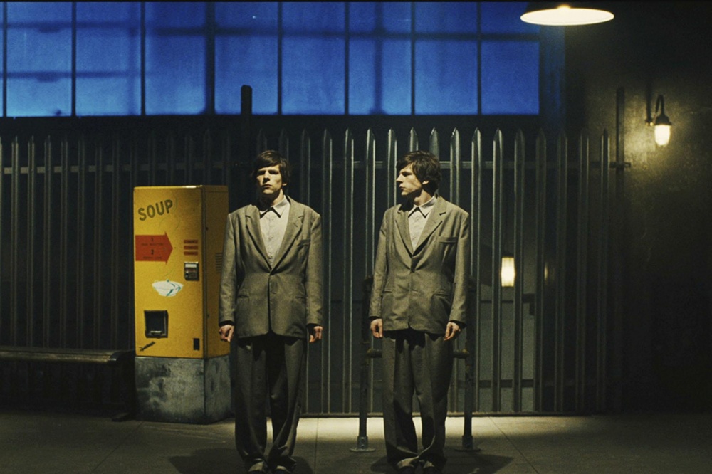 Шоу двойников на довыборах по 10-му округу в Гордуму