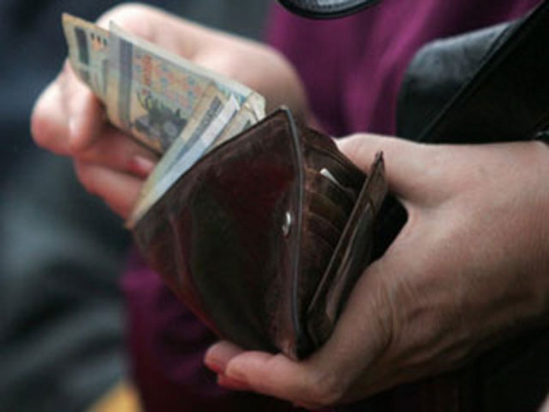 Жители Астраханской области зарабатывают меньше, чем в среднем по России