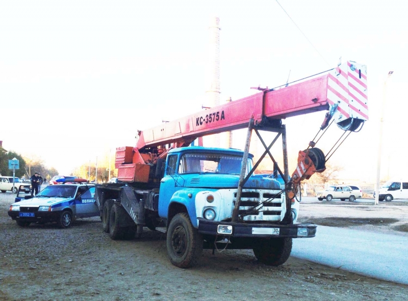 В Астраханской области ЗИЛ с краном сбил пенсионера на пешеходном переходе