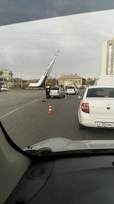 В Астрахани у цирка сбили женщину
