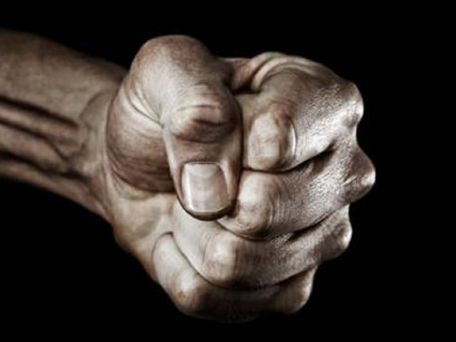 Астраханец избил мать до состояния комы