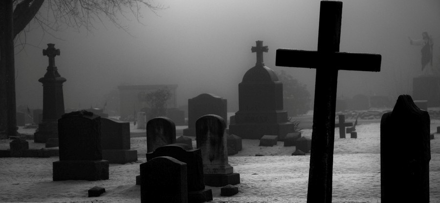 Астраханцы могут инициировать поездку на кладбище