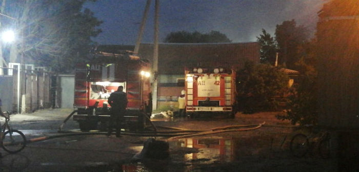 На видео попал страшный пожар в Астрахани