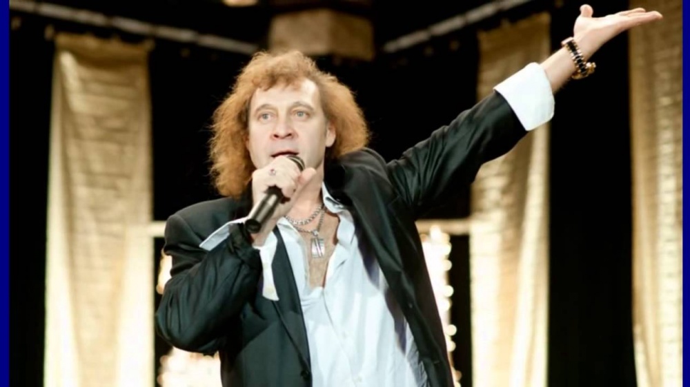 Астраханкам подарили ворованные розы