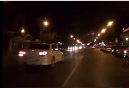 Соцсети: в Астрахани автоледи пять раз нарушила ПДД за 30 секунд