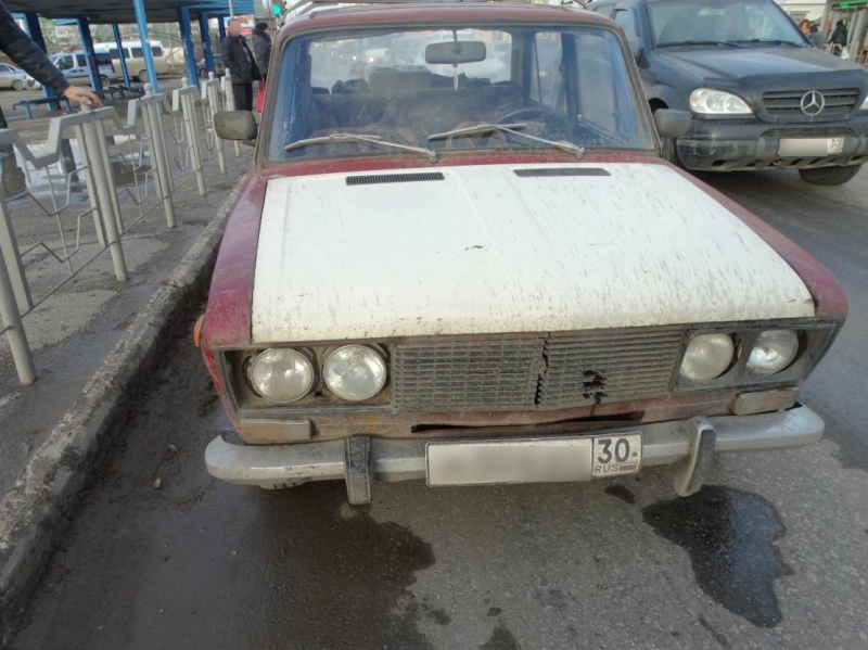 В Астрахани автомобиль сбил девушку на «зебре», переходившую дорогу на зеленый свет