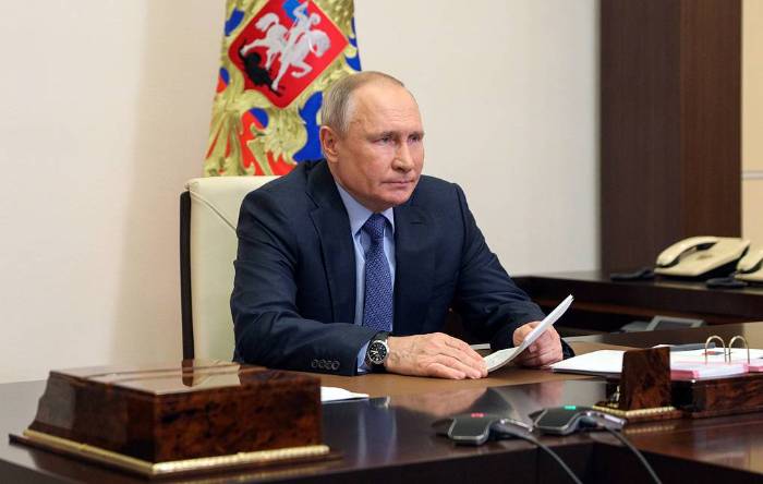 Путин. Россия "зубы выбьет" всем, кто попробует что-то у нее "откусить"
