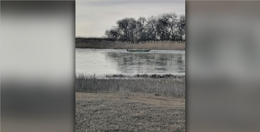 В Астраханской области, упав с лодки, погиб рыбак