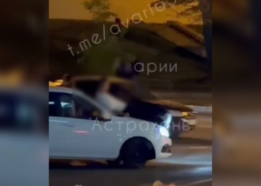 Астраханец устроил сомнительное автошоу у стен кремля на четыре статьи КоАП