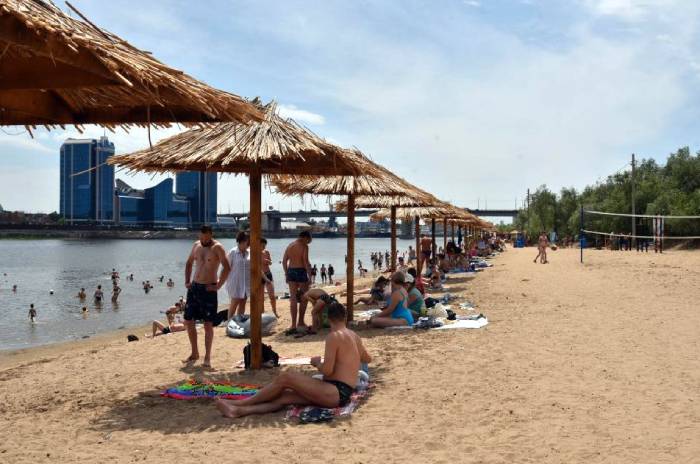 В Астрахани открыли купальный сезон 