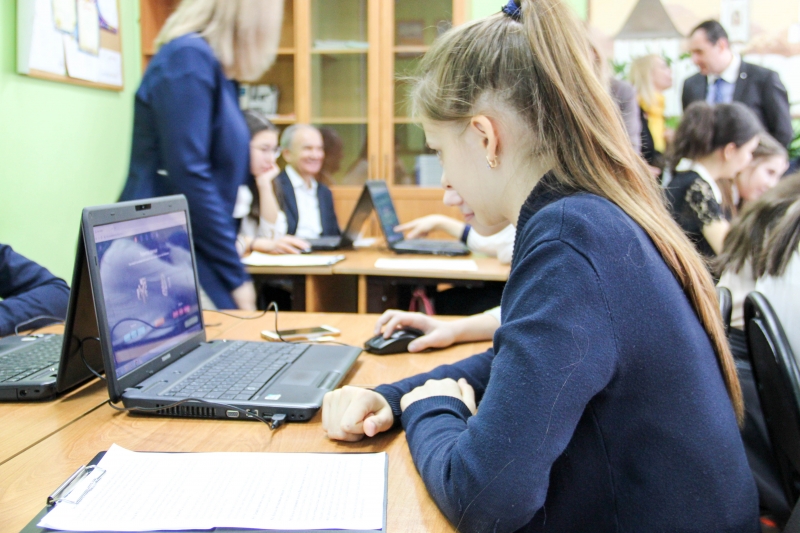 Из-за коронавируса юные астраханцы после каникул в школы не пойдут