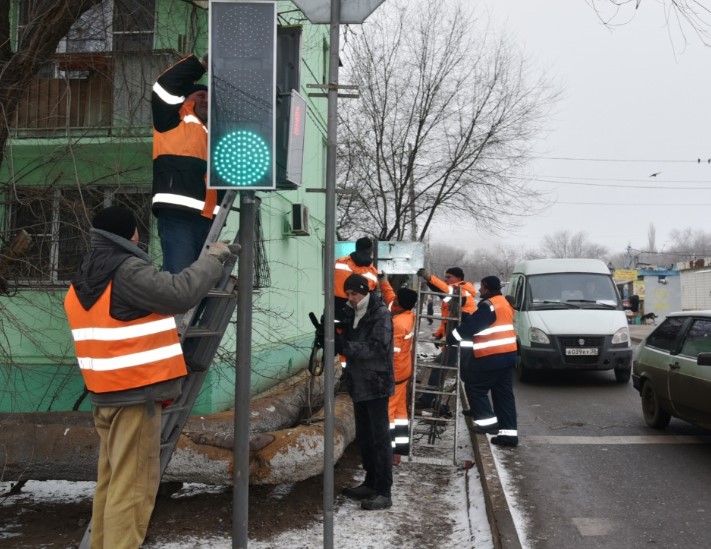 В Астрахани отремонтировали полтысячи светофоров