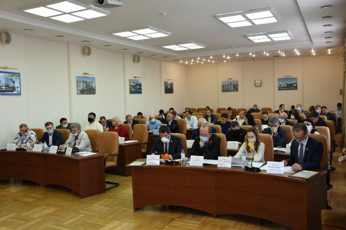 Гордума приняла поправки в Устав, меняющие главу Астрахани 