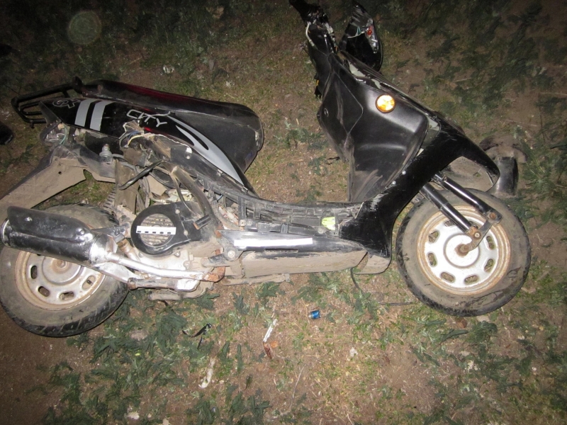  Под Астраханью 17-летний скутерист сбил 16-летнюю девочку