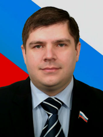 На праймериз ЕР в Икрянинском районе победил Владислав Коняев 