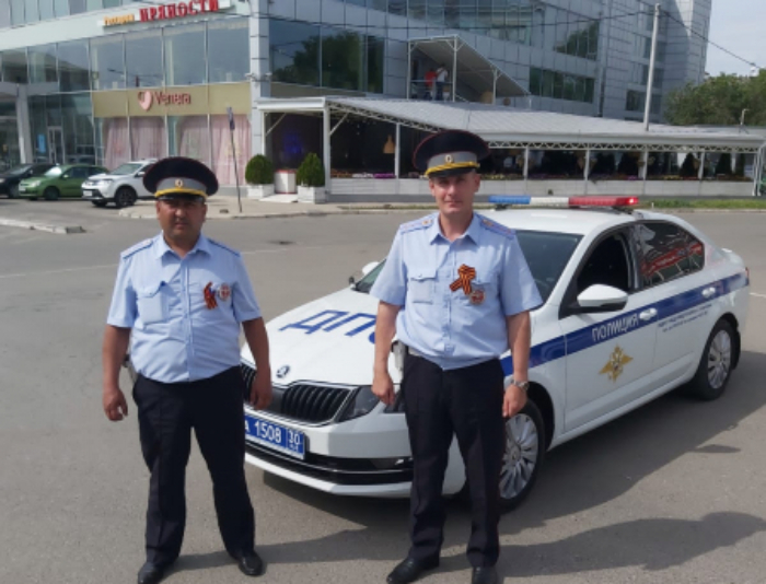 Астраханские полицейские оперативно доставили в больницу женщину с инсультом