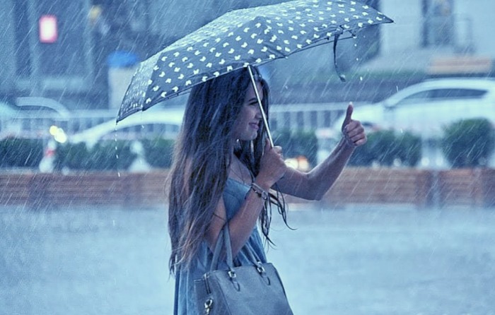 Завтра астраханская погода обещает жесть: опрокинет жару до +28°,   устроит дожди с грозой и разгонит ветер до урагана