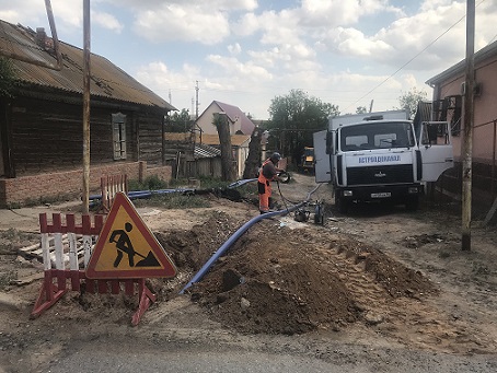 В посёлке Приволжье прокладывают новую линию водопровода