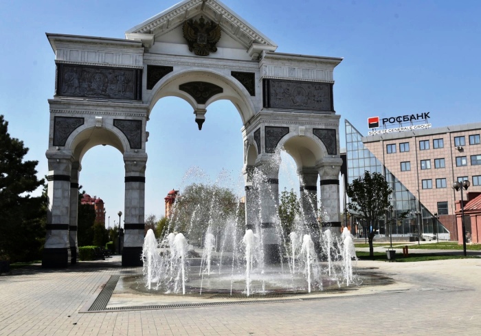 В Астрахани начали готовить к запуску фонтаны 
