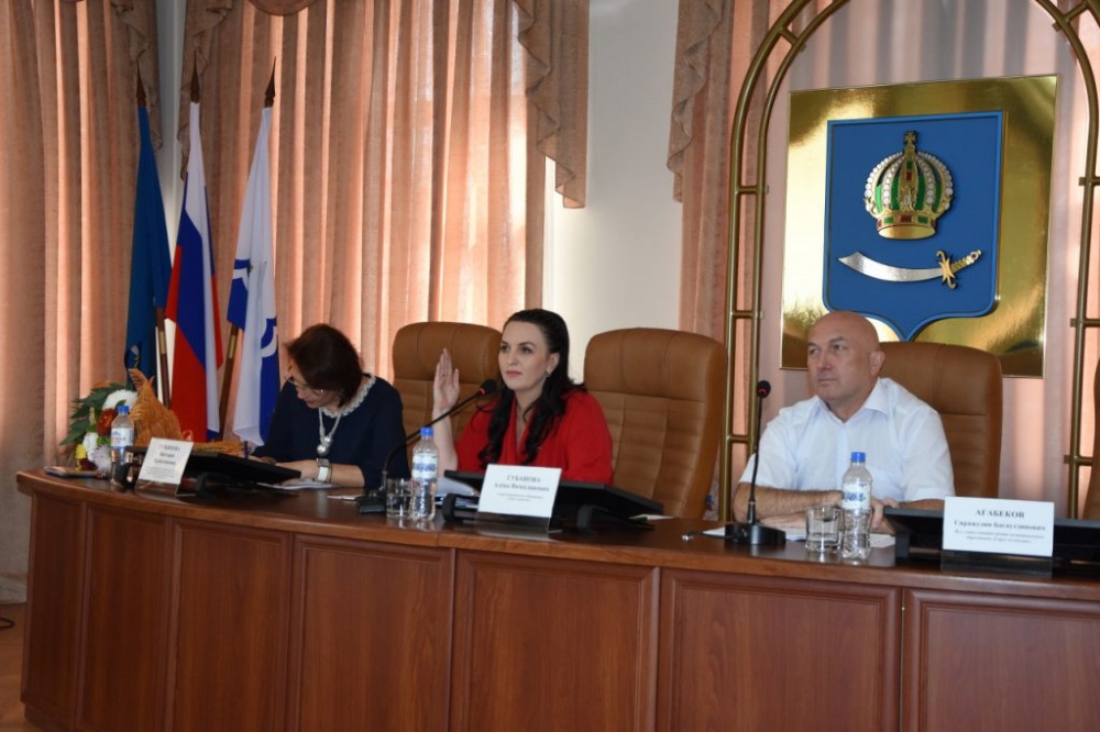 Входят и выходят: депутатам запретили возвращаться к их бывшим...комитетам