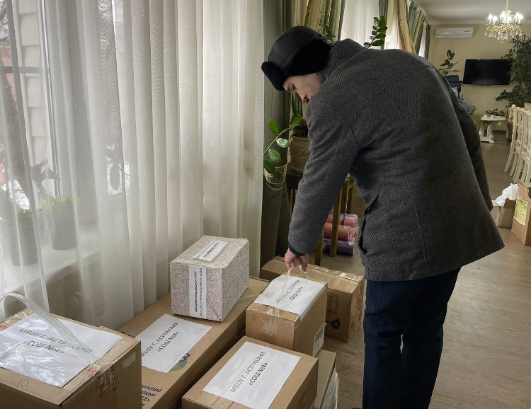 Астраханские школьники помогают мобилизованным