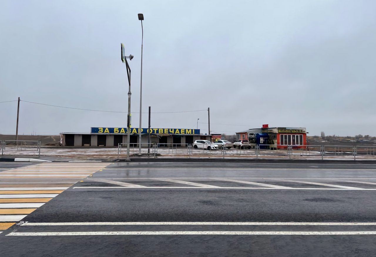 Дорожники лишили астраханцев бизнеса и удобного въезда в село