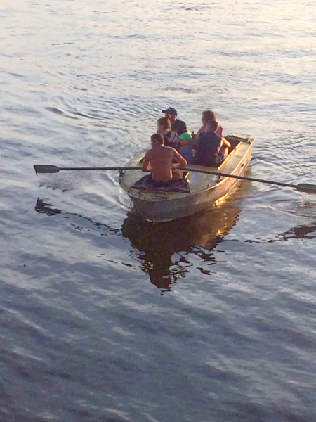 Астраханцы не бежали с тонущего корабля и даже заступались за перевозчика